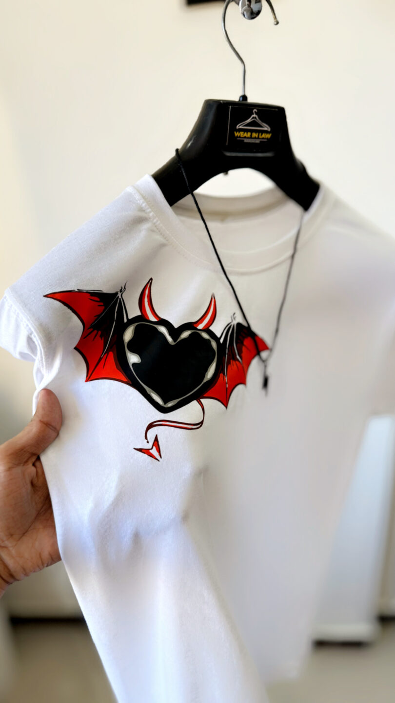 Demon heart graphic tshirt. - Image 2