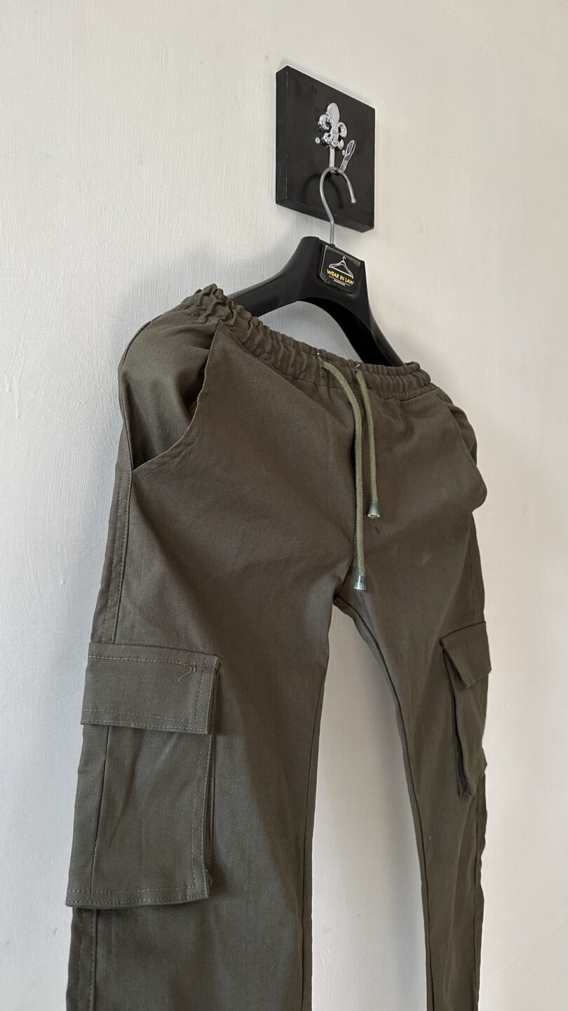 Plain olive green smart-fit cargo trouser - Image 2
