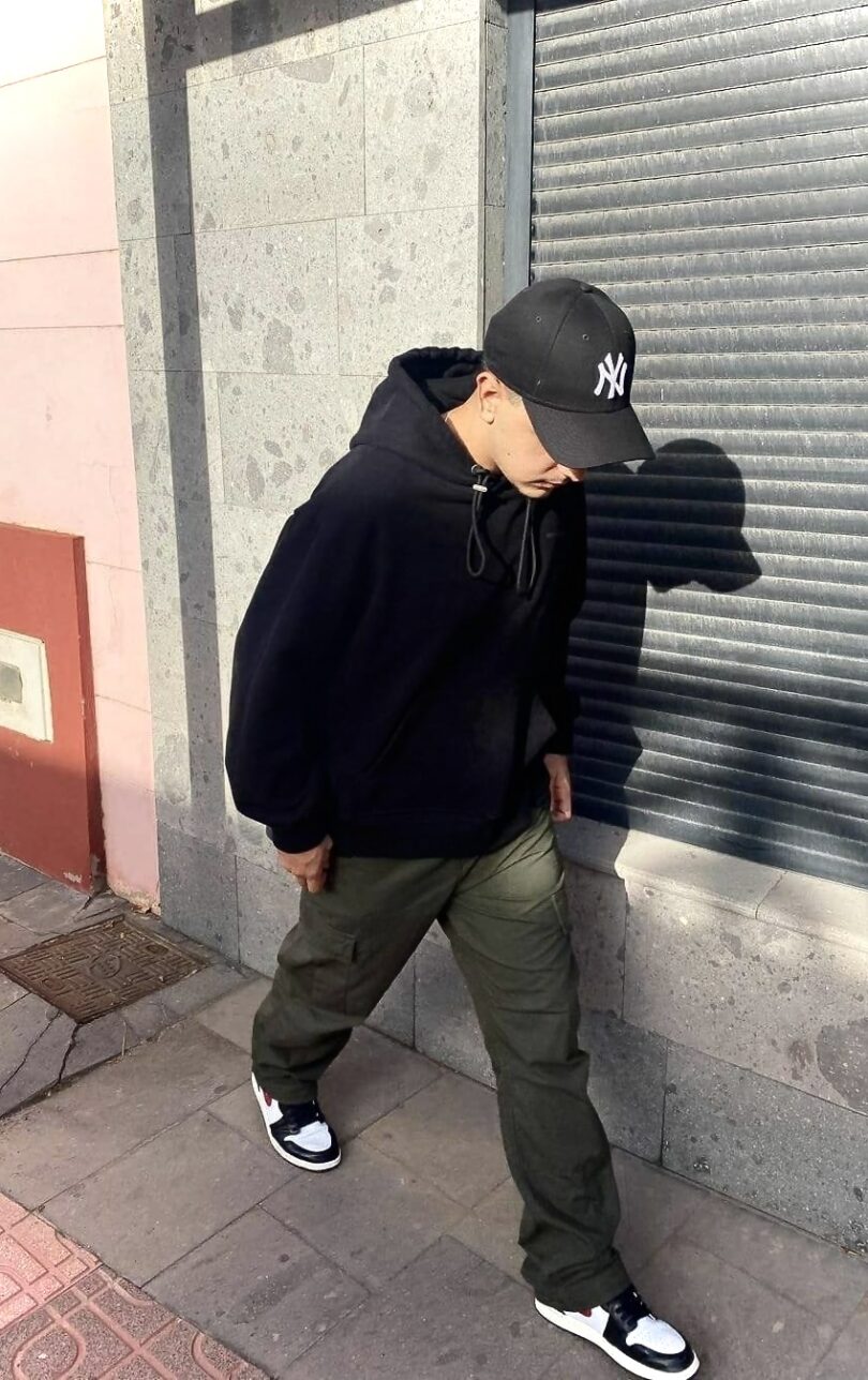 Army-green baggy cargo pant - Image 2