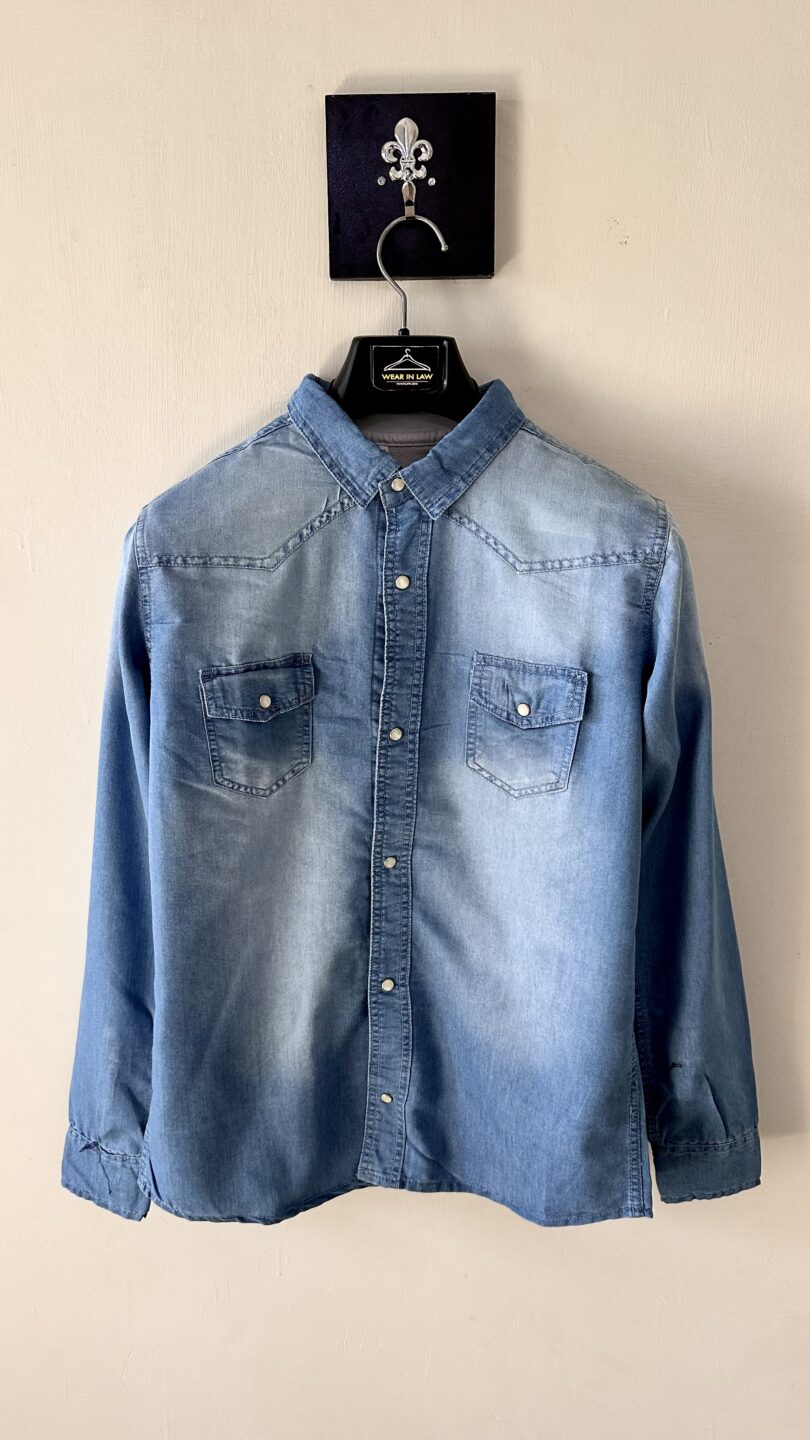 Light blue double pocket denim shirt