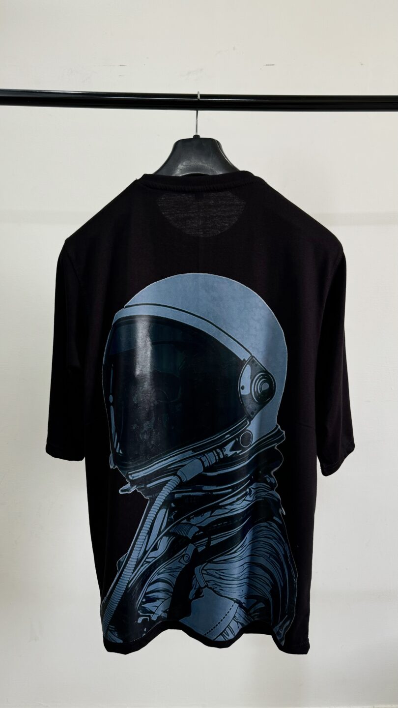 Astronaut oversize graphic tshirt