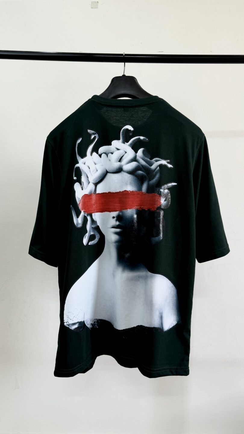 Medusa,s oversize graphic tshirt