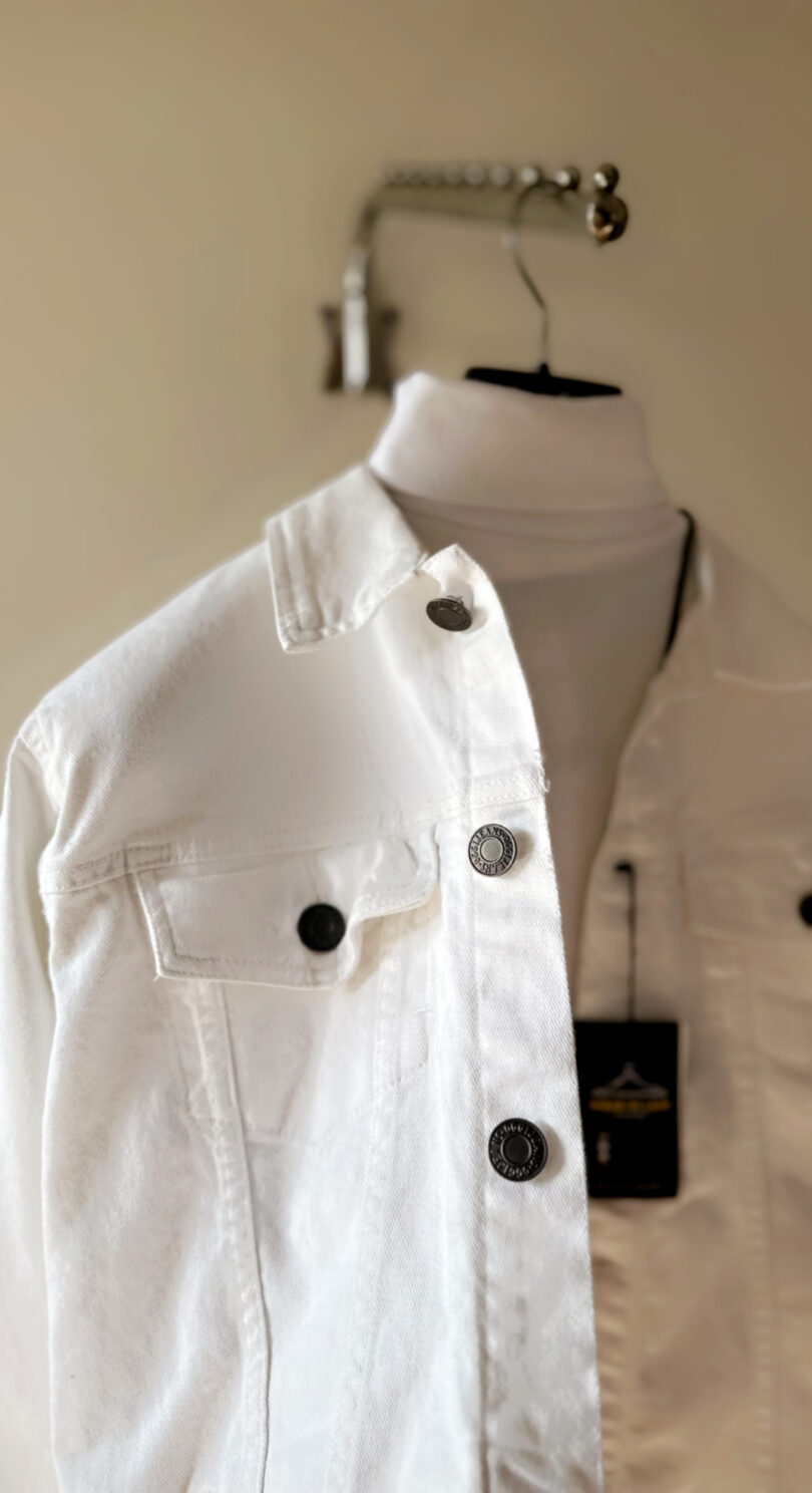 White plain denim jacket - Image 2